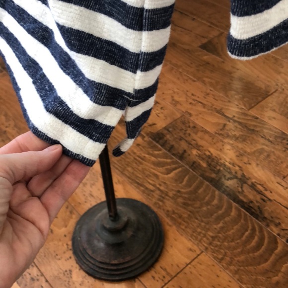 Old Navy French terry shirt size S - Picture 3 of 3